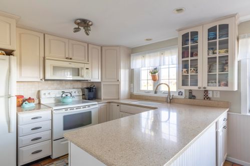 1239 Main St, Chatham MA 02633-2422 exterior