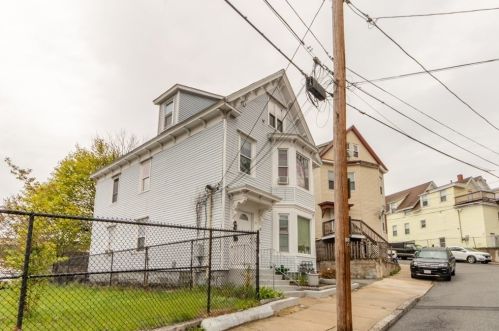 31 Fairmont St, Lawrence MA 01841-3515 exterior