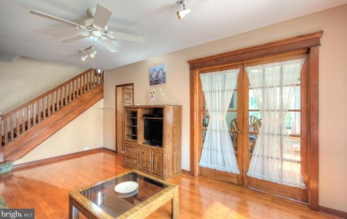 209 Delsea Dr, West Deptford NJ 08093-1222 exterior