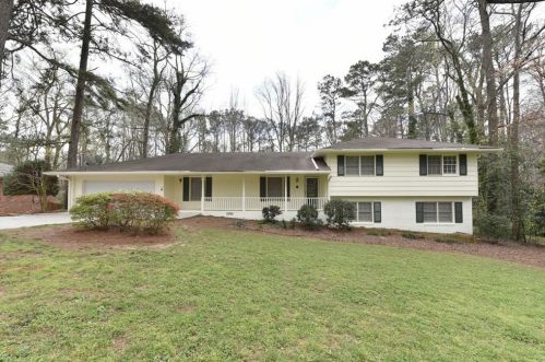 4384 Huntington Cir, Atlanta GA  30338-6643 exterior