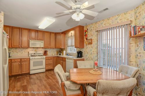 68 Merion Ln, Jackson Twp NJ 08527-3996 exterior