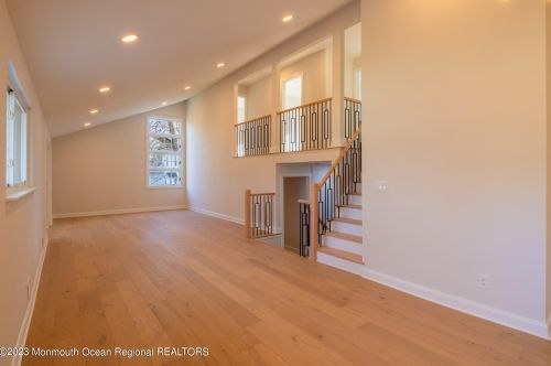 225 Silverside Ave, Little Silver NJ  07739-1752 exterior