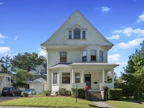 21 Fairview St, Newton, MA 02458-2208