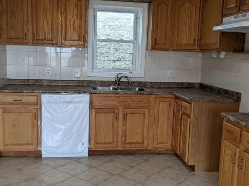 775 Bedford St, Fall River MA  02721-1203 exterior