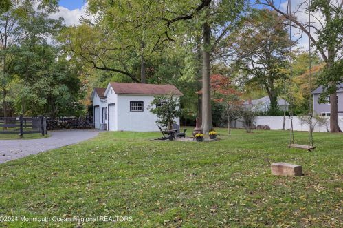 215 Silverside Ave, Little Silver NJ 07739-1713 exterior