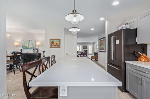 6720 11th St, Phoenix AZ  85014-1028 exterior