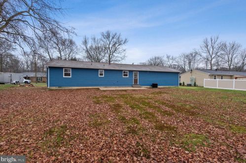 1050 Bennett Dr, West Deptford NJ exterior