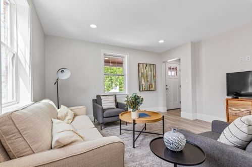 81 Hawthorn St, Newton, MA 02458-1235