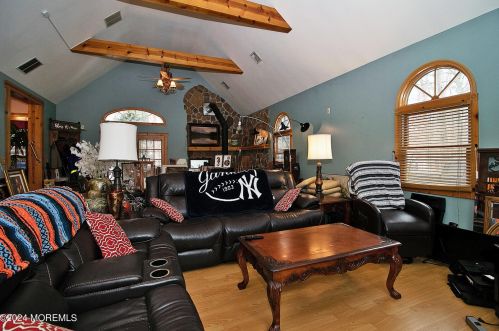 1062 Lakehurst Ave, Jackson Twp NJ 08527-5250 exterior