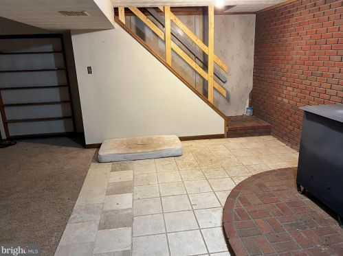 1066 Sand Mine Rd, Berkeley Springs WV  25411-4555 exterior