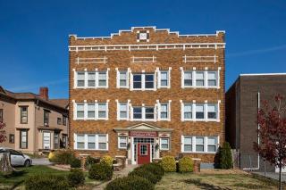 527 Walnut St, Springfield MO  65806-2043 exterior