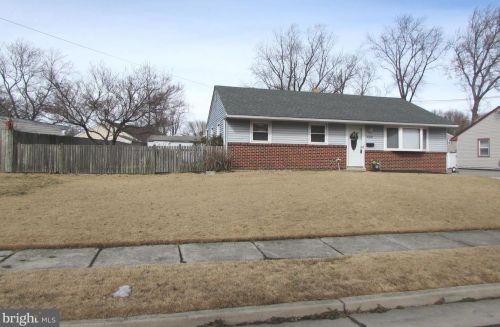 428 Trowbridge Ave, West Deptford, NJ 08096-1825