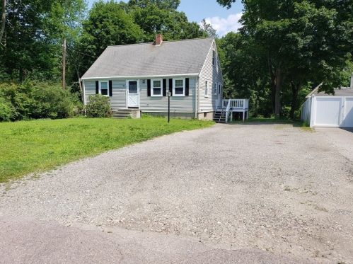 735 Pleasant St, Weymouth, MA 02189-2326