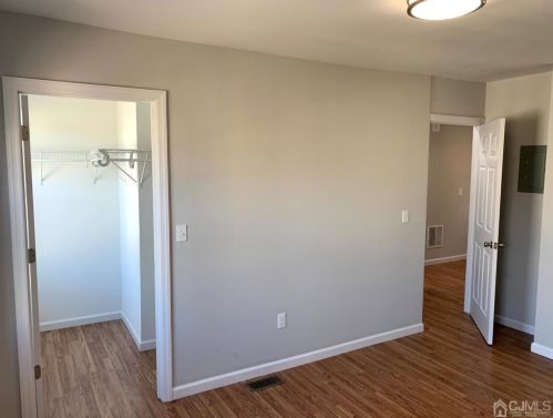 30 Emerson St, Carteret NJ  07008-2522 exterior