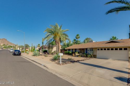 725 Country Gables Dr, Phoenix, AZ 85022-3709
