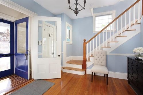 81 Central St, Newton, MA 02466-2403