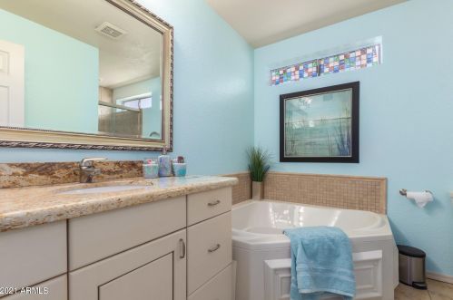 17235 2nd Pl, Phoenix AZ 85022-2315 exterior