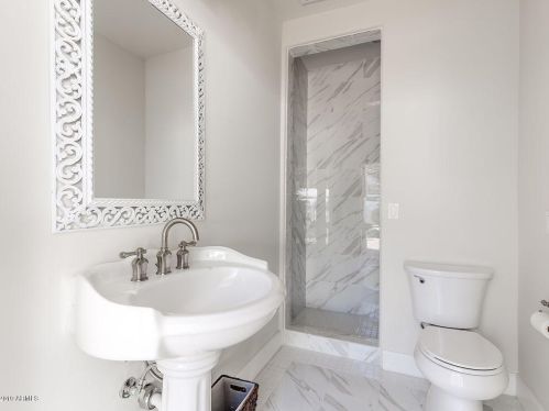 5123 43rd Pl, Phoenix AZ  85018-1633 exterior