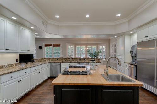 1465 Caribbean Ln, Phoenix AZ 85023-6792 exterior