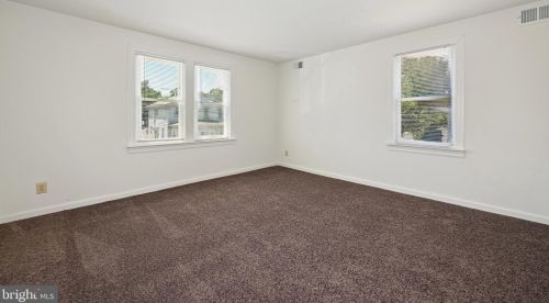 821 Columbia Blvd, West Deptford NJ 08063-1204 exterior