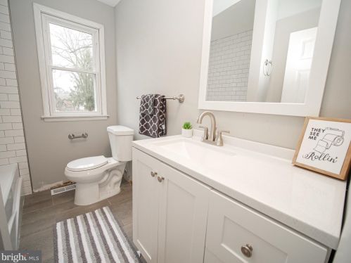 145 Crown Point Rd, West Deptford NJ  08093-1131 exterior