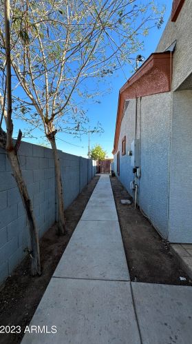 1622 27 Pl, Phoenix AZ 85008-1932 exterior