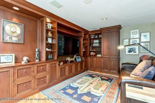 459 Sycamore Ave, Tinton Falls NJ 07724-3207 exterior