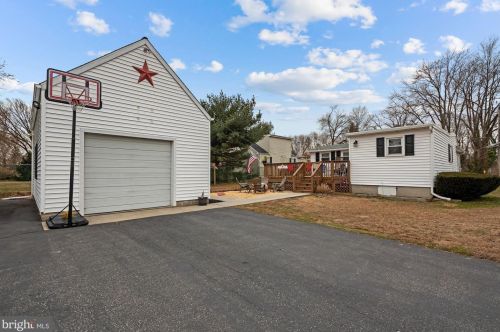 41 Andaloro Way, West Deptford NJ 08093-1640 exterior