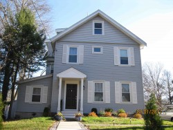 284 Parker St, Newton, MA 02459-2673