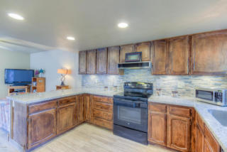 430 Topeka Dr, Phoenix, AZ 85024-2215