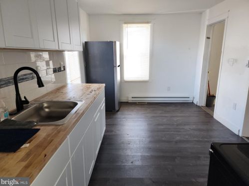 437 Broad St, West Deptford NJ  08066-1086 exterior