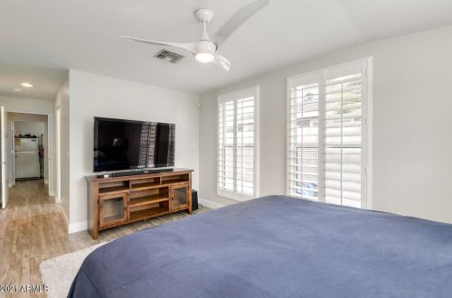 3340 Clarendon Ave, Phoenix AZ 85031-3140 exterior