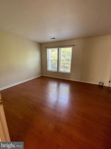 8 Coachlight Dr, Erial NJ 08081-5609 exterior