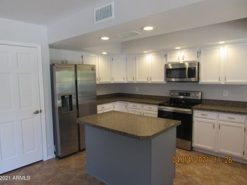 4563 Acoma Dr, Phoenix AZ  85032-4842 exterior