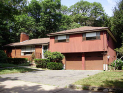 109 Dorcar Rd, Newton, MA 02459-3402