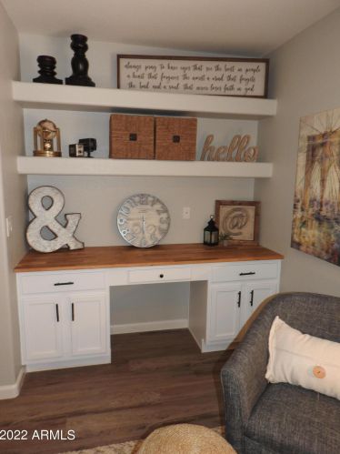 3041 Blackhawk Dr, Phoenix AZ 85050-4821 exterior