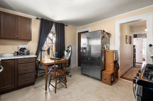 32 Warner St, Gloucester MA 01930-2841 exterior