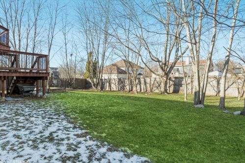 318 Blackfoot Dr, Lemont IL 60490-5524 exterior