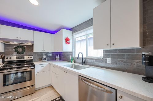 2335 28th St, Phoenix AZ  85008-2001 exterior