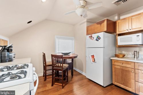 48 Newton Ave, West Deptford NJ 08096-4610 exterior