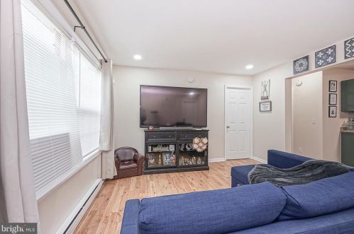 132 Jefferson St, West Deptford NJ  08066-1330 exterior