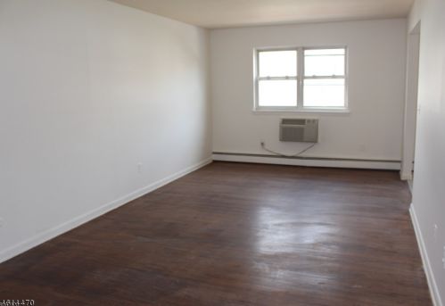 540 Joralemon St, Belleville NJ  07109-1823 exterior