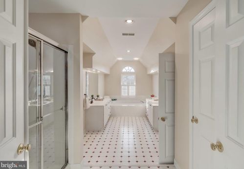 6920 Mystic Wood Way, Columbia MD 21044-4914 exterior