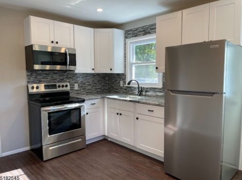 31 Skyline Lake Dr, Skyline Lakes NJ  07456-1943 exterior