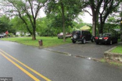 1093 Mail Ave, West Deptford NJ 08096-6514 exterior