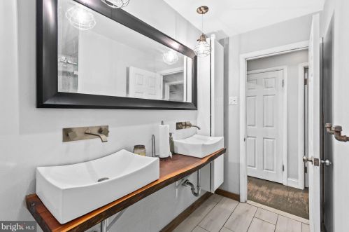 716 Creek Ln, West Deptford NJ 08051-1631 exterior