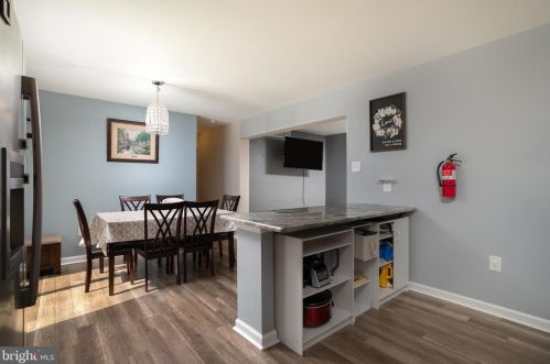 808 Mail Ave, West Deptford NJ  08096-6515 exterior