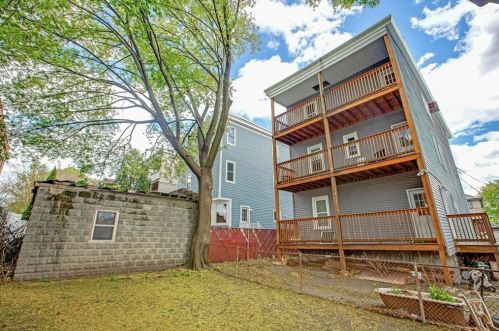 59 Pearl St, Everett MA 02149-1105 exterior