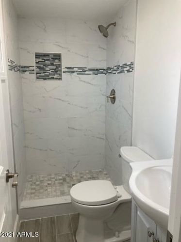 7148 Devonshire Ave, Phoenix AZ 85033-8236 exterior