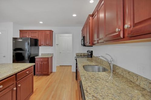 37 Russell Farm Dr, Methuen MA 01844-5868 exterior